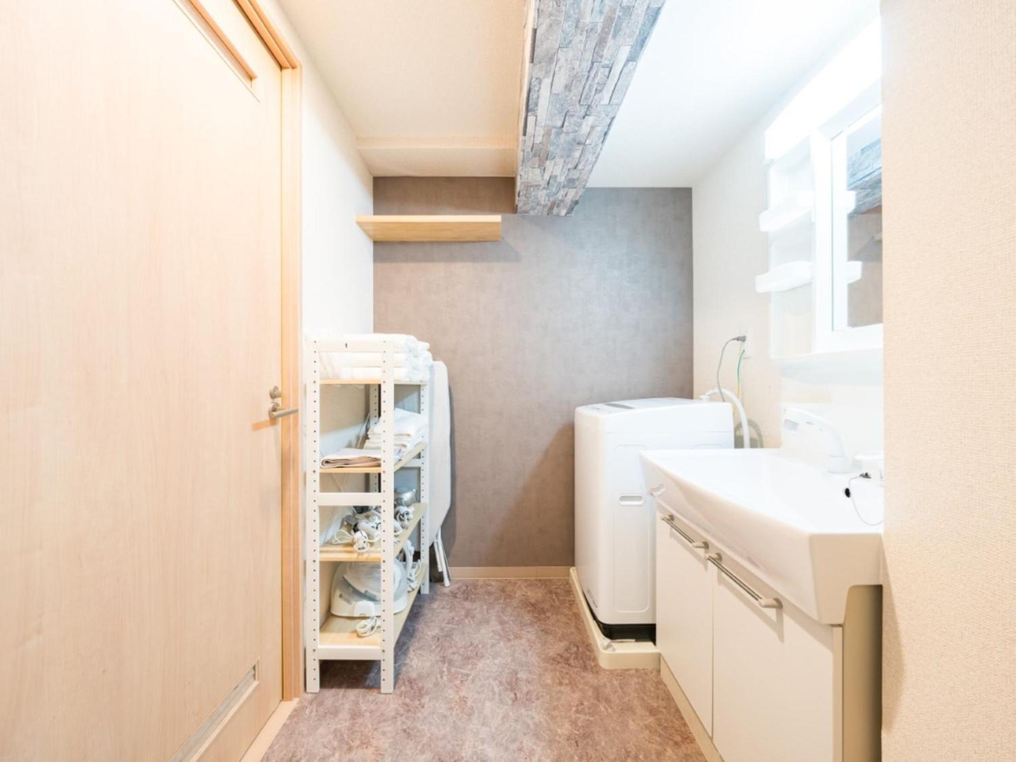 新宿/神楽坂駅徒歩1分/80㎡の広々としたお部屋 Apartment